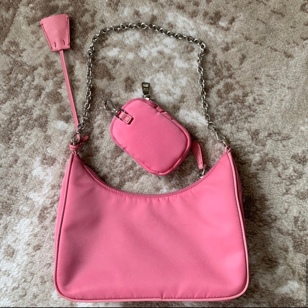 Prada Re-edition 2005 nylon bag pink